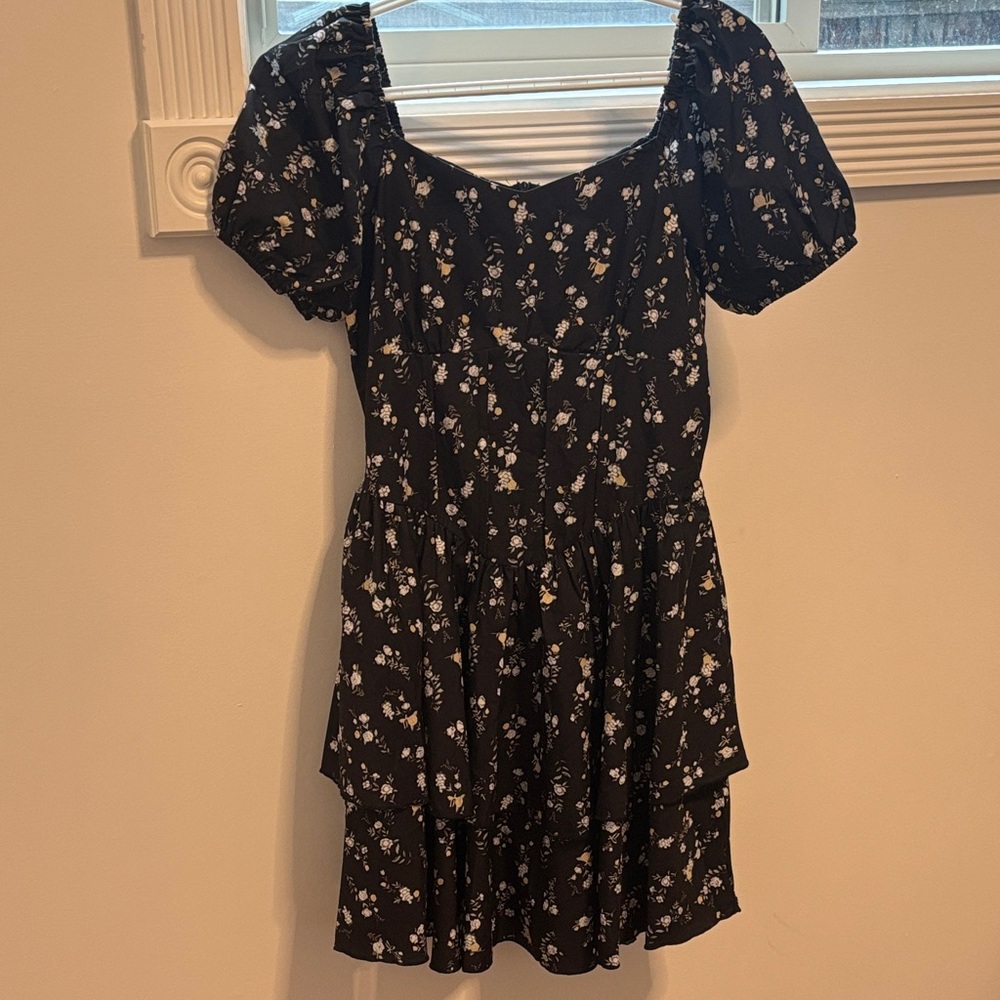 SHEIN Black Floral Puff Sleeve Layered Mini Dress, I have a size US4